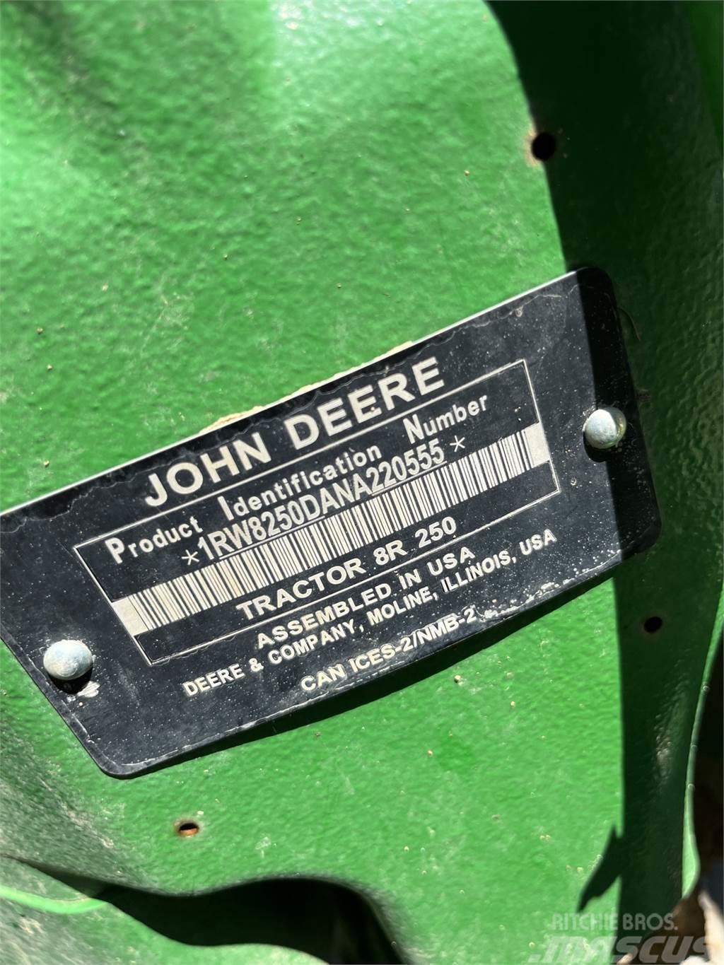 John Deere 8R 250 Traktori