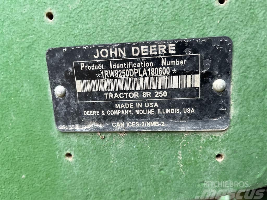 John Deere 8R 250 Traktori