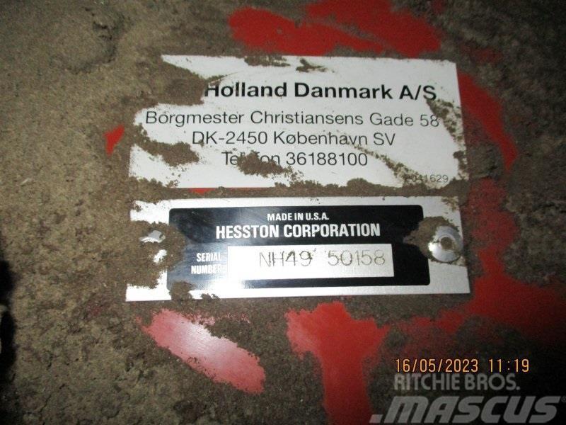 New Holland 4990 Dæk skiftet Prese/balirke za četvrtaste bale