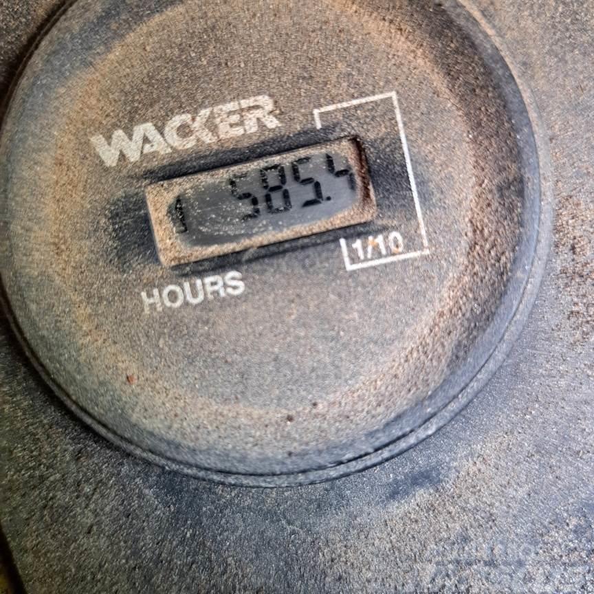 Wacker RT820CC Nabijači zemlje