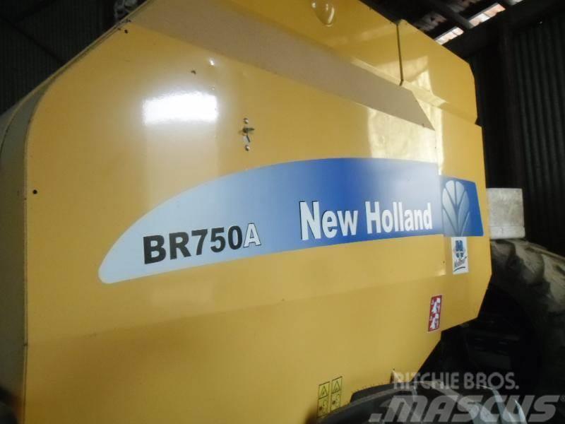 New Holland BR 750A Prese/balirke za rolo bale