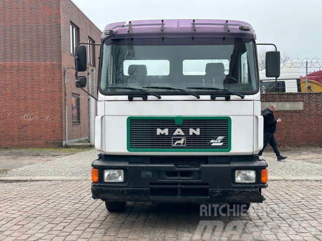MAN 19.322 F / 4x2 / Blatt / ZF Rol kiper kamioni sa kukom za podizanje tereta