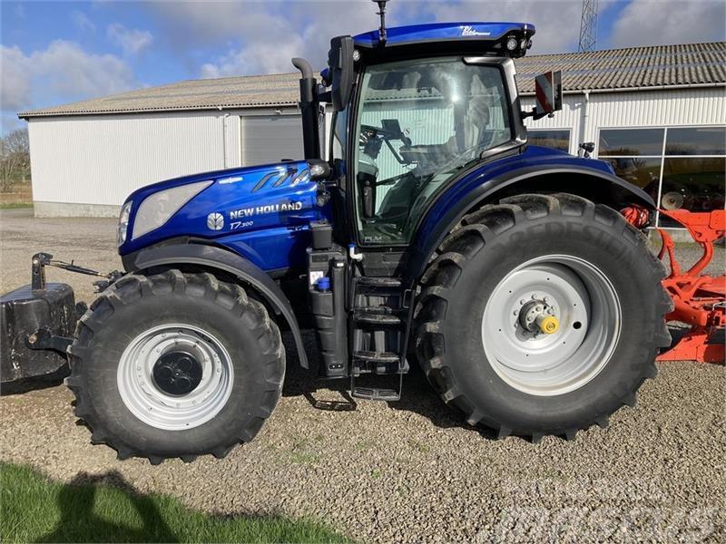 New Holland T7.300 AC Bluepower Traktori