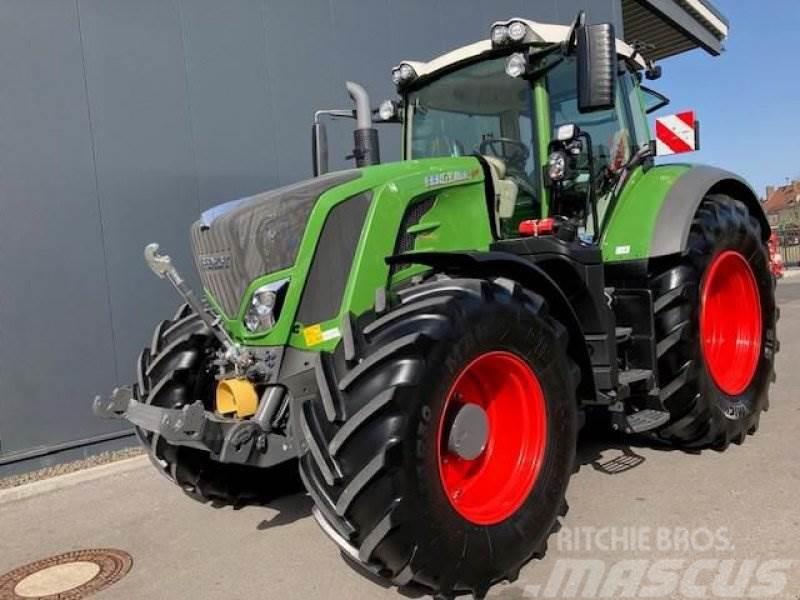 Fendt 828 VARIO S4 Profi Plus Traktori