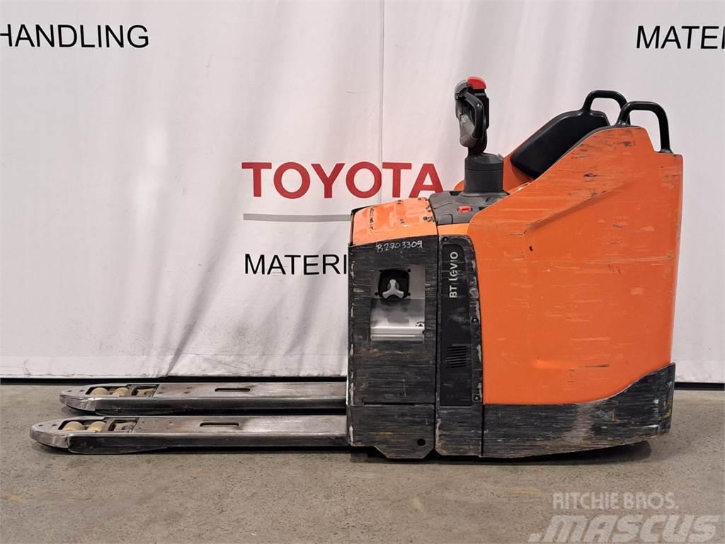 Toyota LPE220 Nisko podizni električni viljuškar sa stajalištom