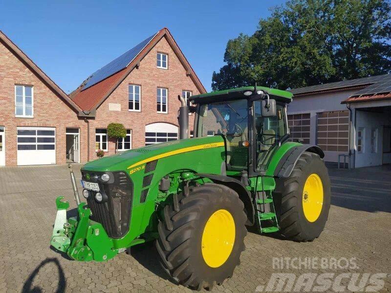 John Deere 8270 R Traktori
