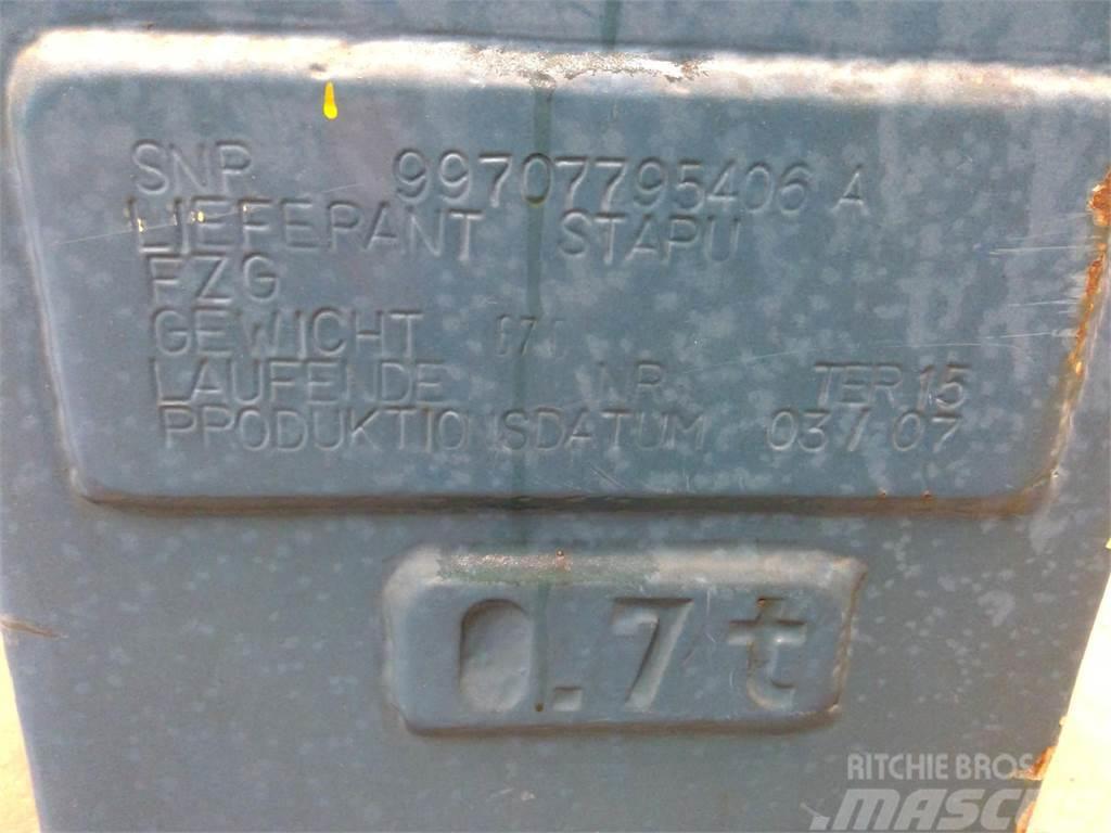 Faun ATF 40G-2 counterweight 0,7 ton left side Delovi i oprema za kran