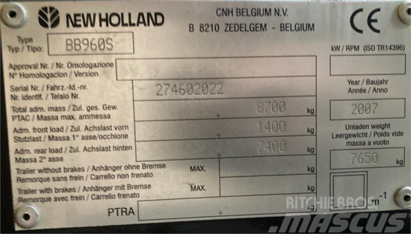 New Holland BB 960A M. Parkland ballevogn Prese/balirke za četvrtaste bale